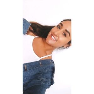 Meet your Posher, Anniee